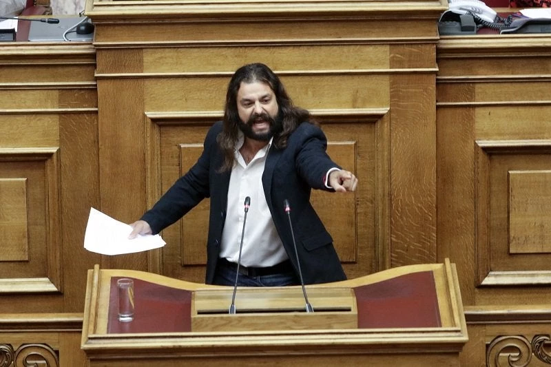 Έρχονται απρόβλεπτες εξελίξεις; Κοινωνική αναταραχή και δημόσιες απειλές είναι δυνατόν να οδηγήσουν σε «ανώμαλη πολιτική ανακατάταξη”;